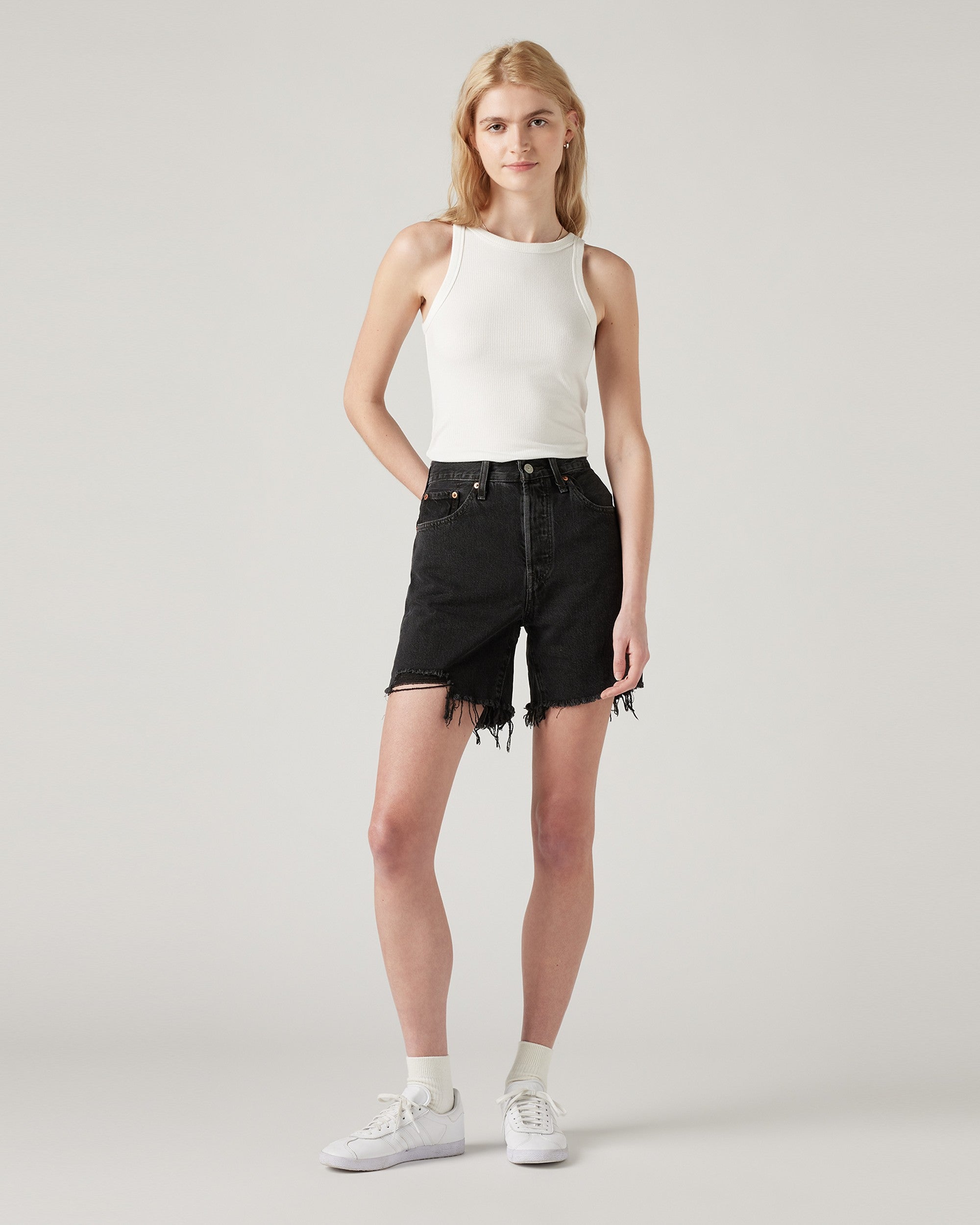 501® Mid Thigh Short Lunar Black - Levi's - Vista frontal 2