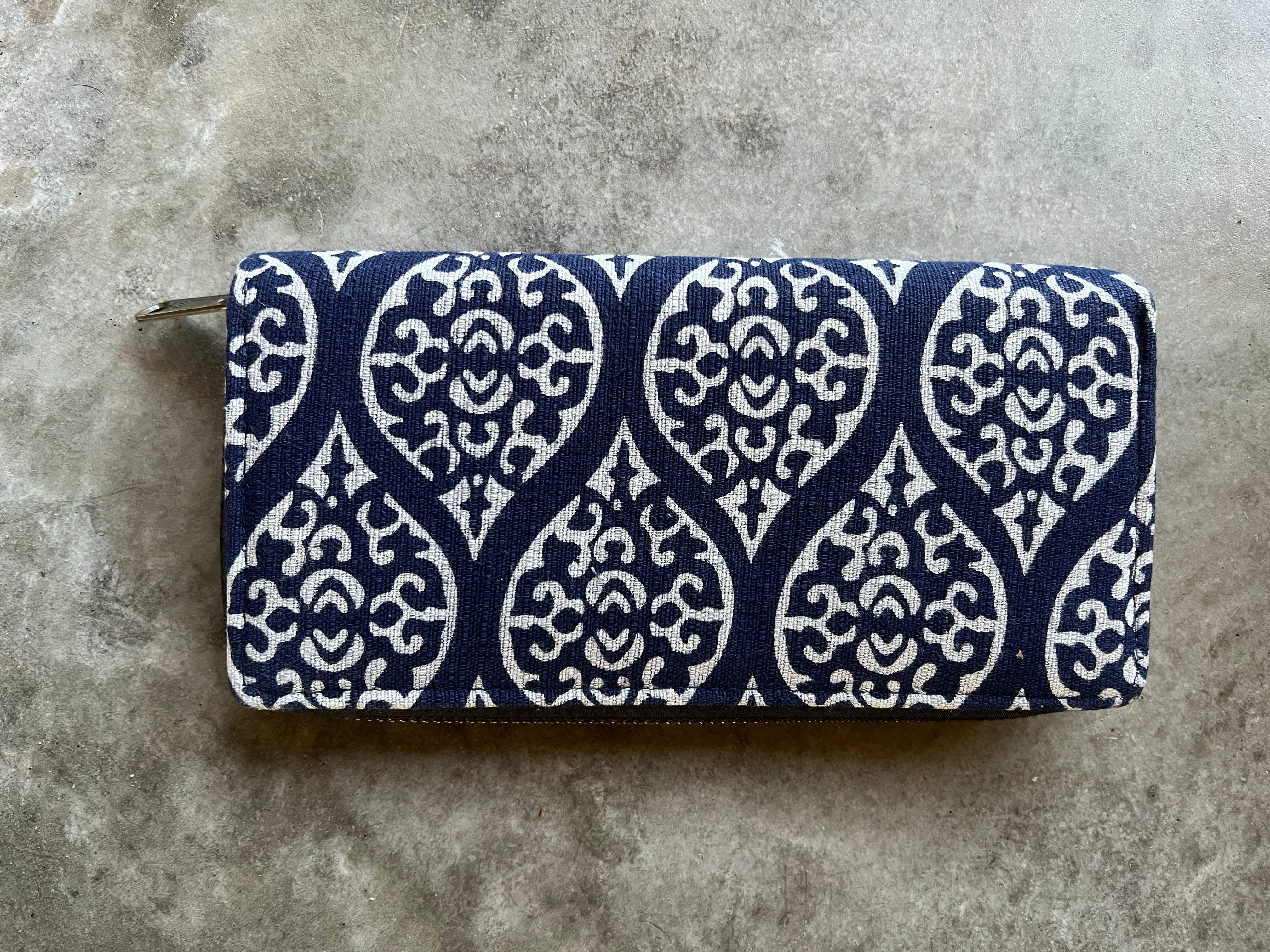 Indigo Hard Wallet